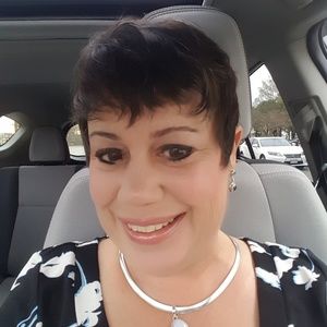 Meet your Posher, Janet